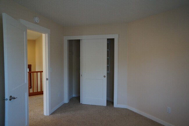Building Photo - Stunning SW Portland (Arranmore) 4-bedroom...
