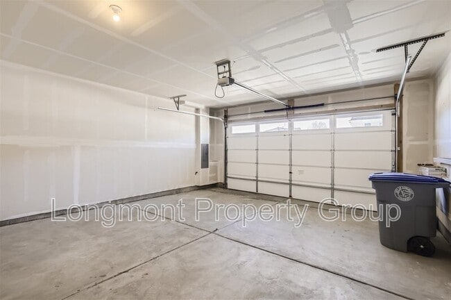 Building Photo - 679 Stonebridge Dr
