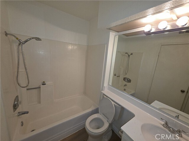 Building Photo - 19 Aruba St