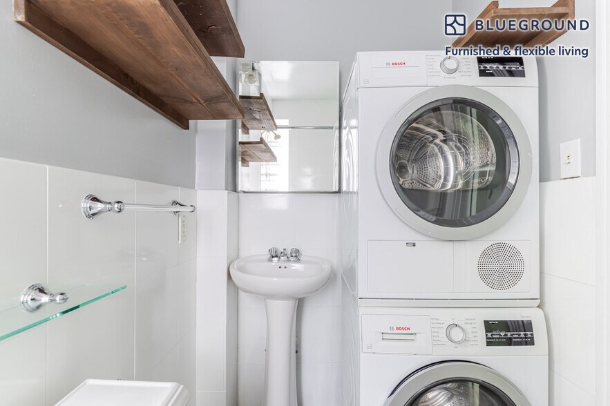 Building Photo - 248 Mott St