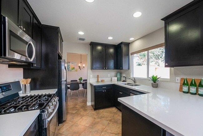Building Photo - 27808 Sycamore Creek Dr