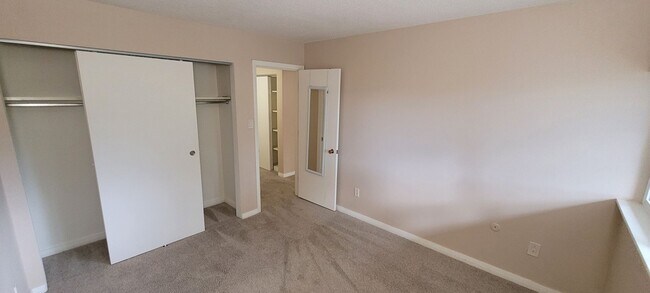 Building Photo - The Ashcroft-B: 1-Bed/ 1-Bath Upgraded Apartment