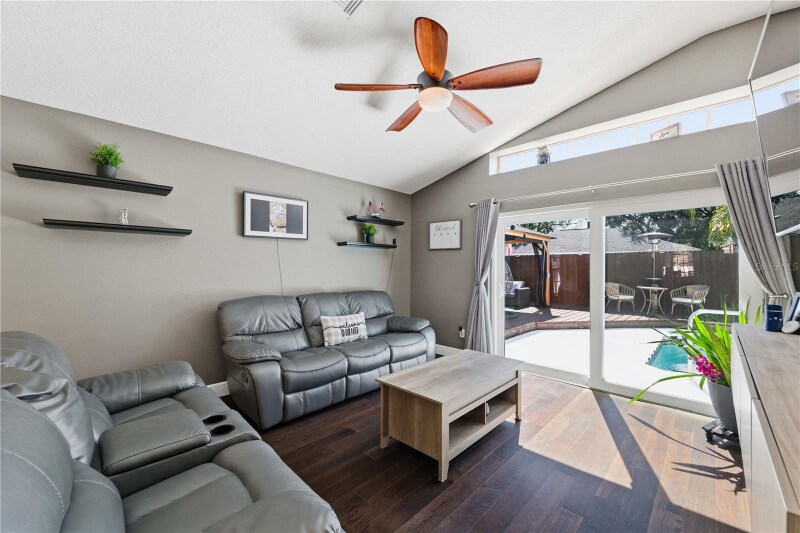 Building Photo - 7044 Woodhall Ave