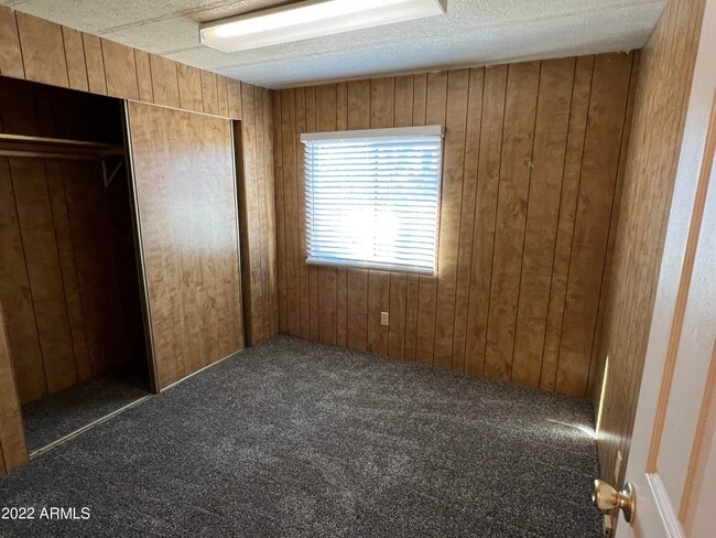 Building Photo - 16511 W Dale Ln