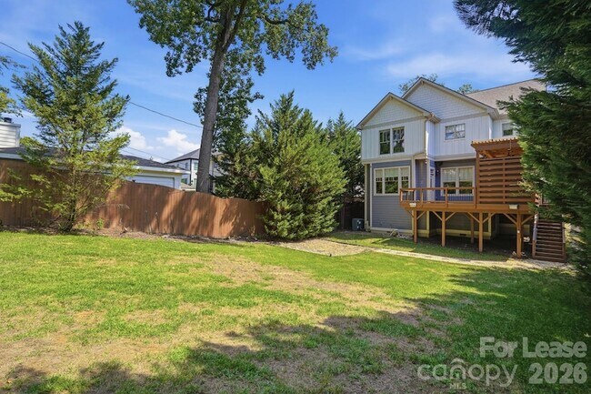 Building Photo - 520 Iverson Way