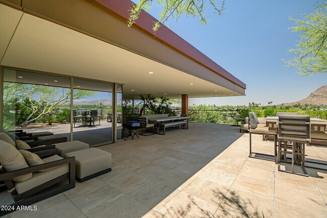 Building Photo - 7117 E Rancho Vista Dr