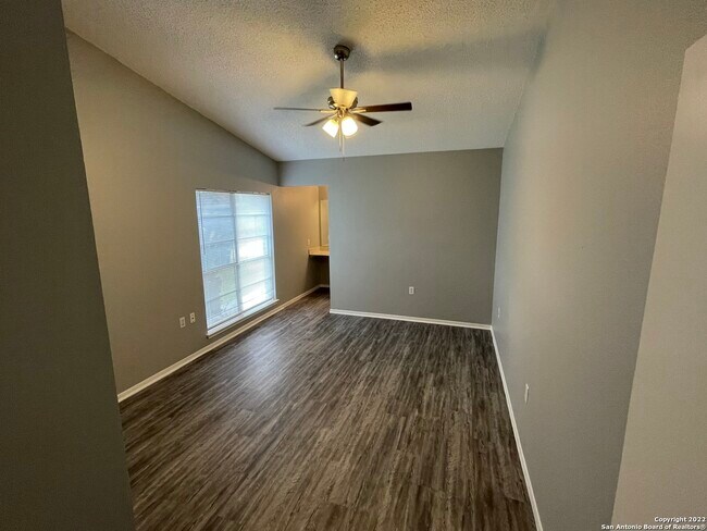 Building Photo - 5915 Pleasant Lake