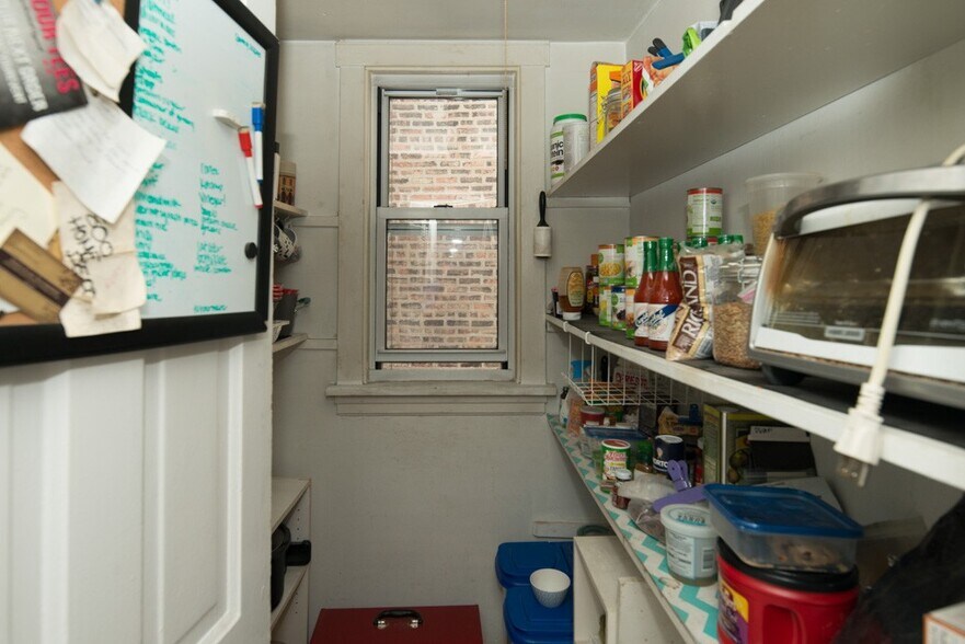 Building Photo - 2015 W Iowa St