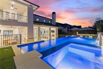 Building Photo - 105 Bisset Ct