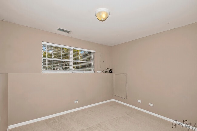 Building Photo - 743 Cherry Creek Dr
