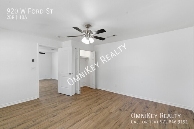 Building Photo - 920 W Ford St