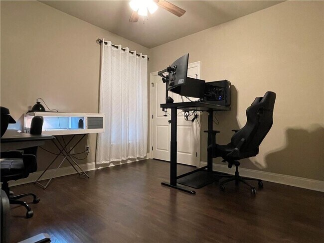 Building Photo - 70404 Chambly Ct