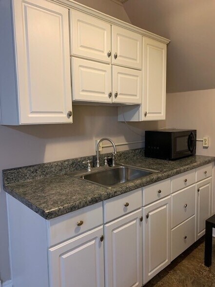 Kitchen - 1304 Ridge Ave