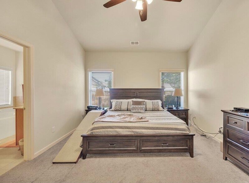 Building Photo - 59 Bayside Ct