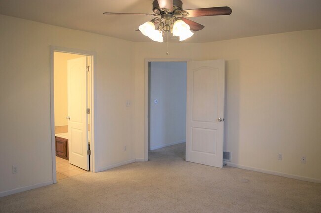 Building Photo - 3-Bedroom Home with Room to Roam – Fenced In Backyard