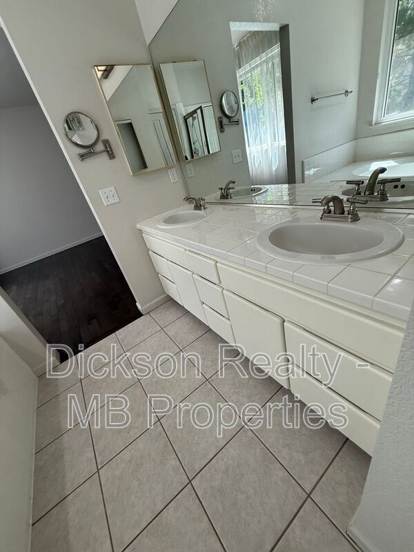 Building Photo - 4550 Lynnfield Ct