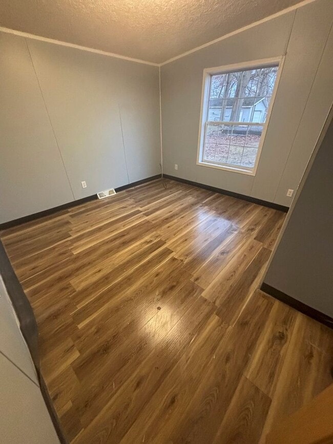 Building Photo - The perfect 3 bedroom 2 bathroom Home