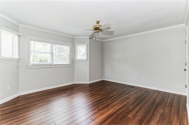Building Photo - 1452 Briaroaks Trail NE