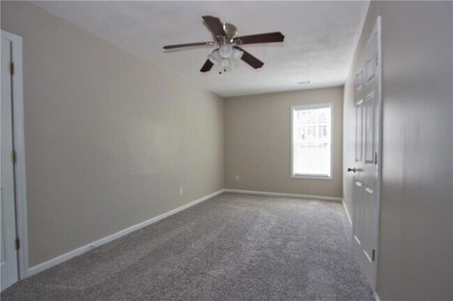 Building Photo - 3292 Shady Valley Ct SW