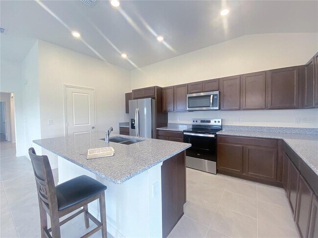 Building Photo - 1580 Kayla Cir