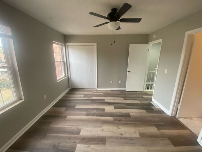 Building Photo - 940-802 Glenn Street, West Columbia, SC 29169