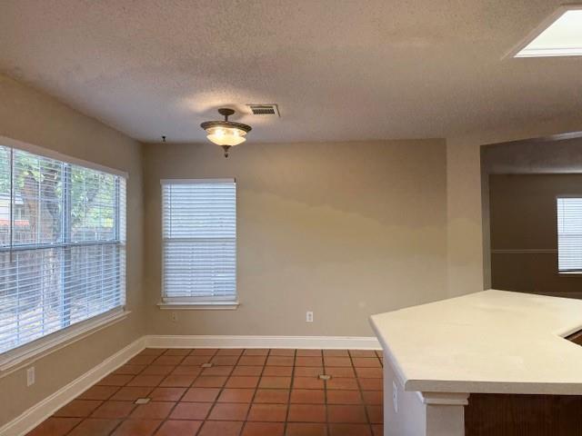 Building Photo - 2017 Carriage Club Dr