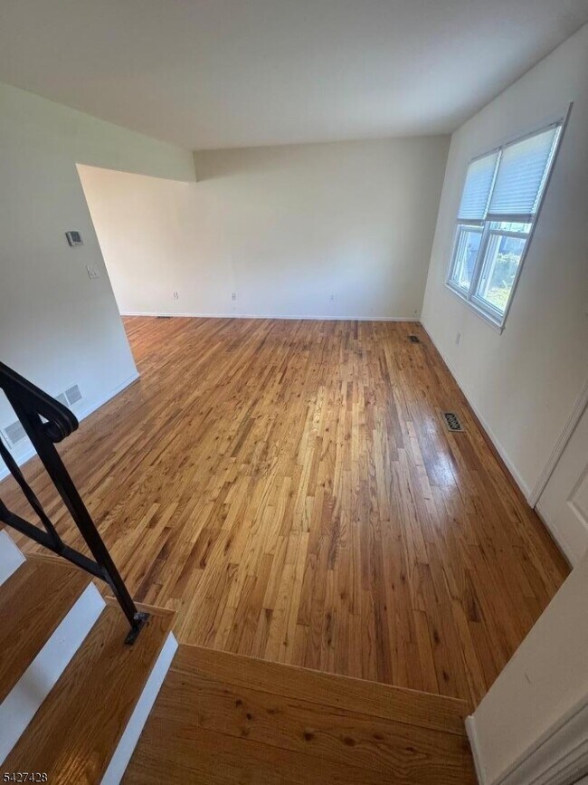 Building Photo - 29 Aubrey St