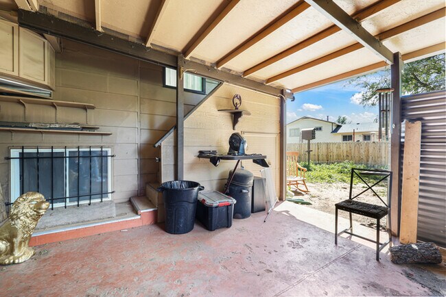 Building Photo - 2380 Middleton Ct