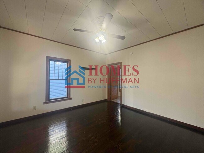 Building Photo - Two Bedroom House | Ready to Rent | Move I...