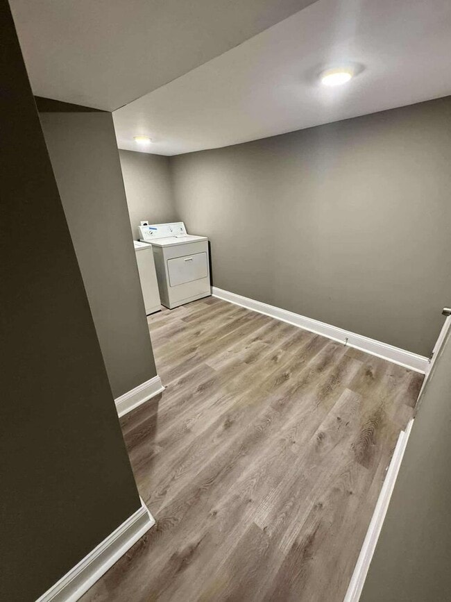 Building Photo - 3 Bedroom 2.5 Bathroom Townhouse