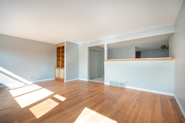 Building Photo - 10448 W Cermak Rd