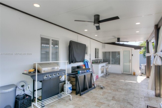 Building Photo - 1445 NE 181st St