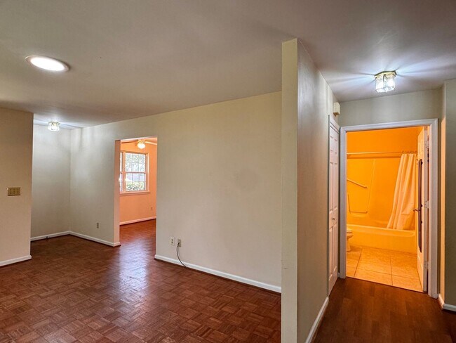 Building Photo - 1176 Rose Arbor Ct