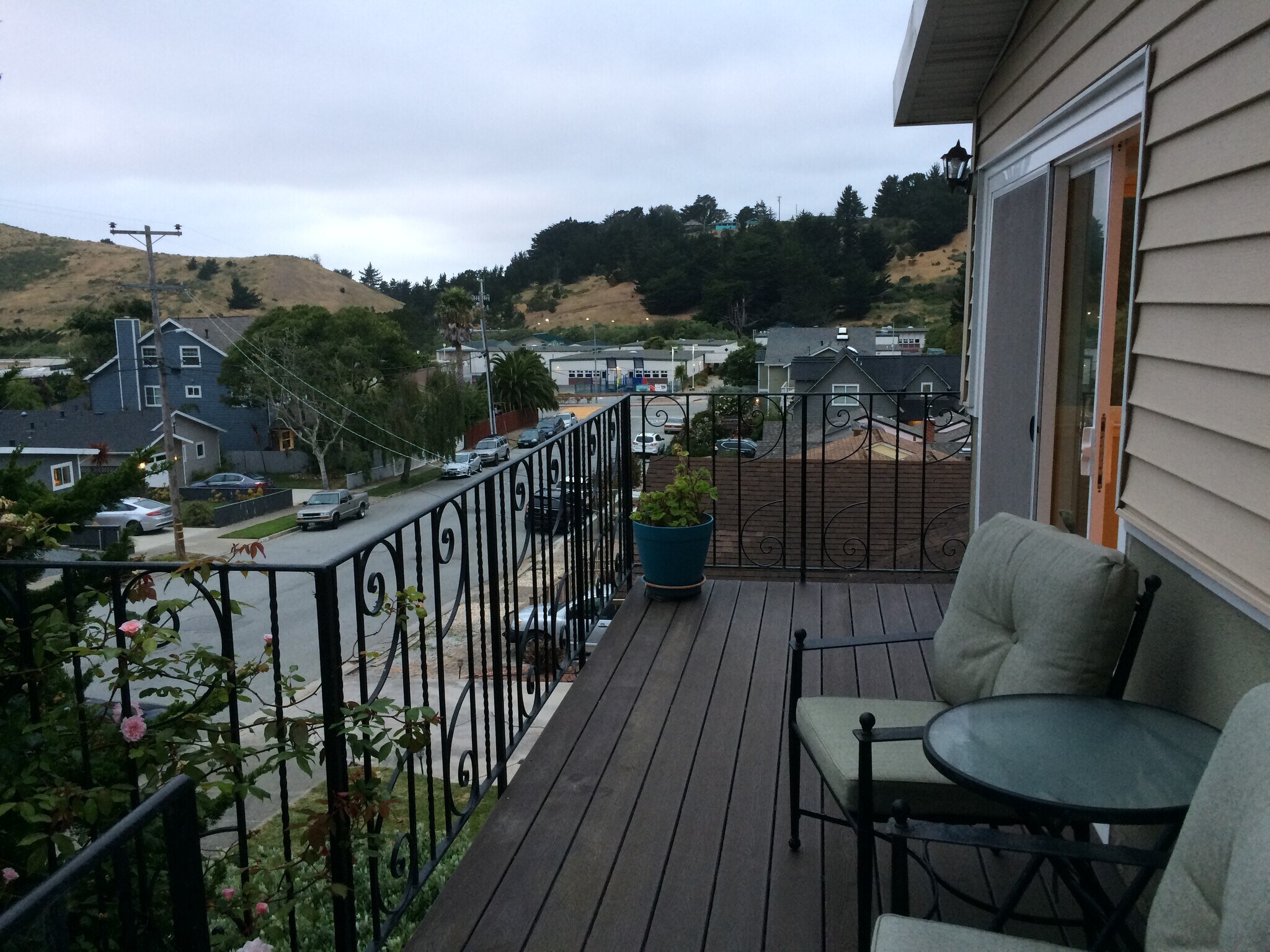 Building Photo - 233 Reichling Ave