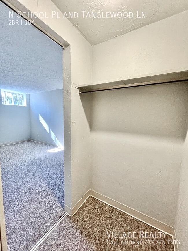 Building Photo - 343 N School Pl