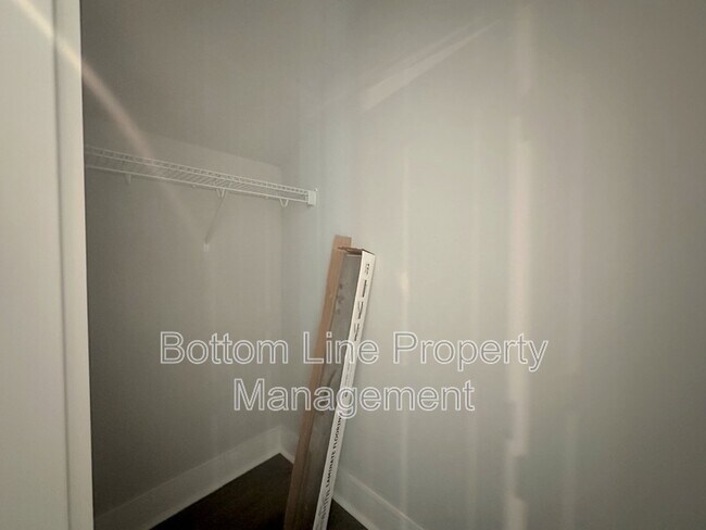 Building Photo - 2931 Burgess Dr
