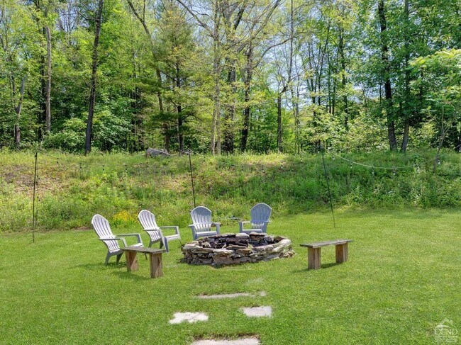 Building Photo - 174 Grove School Rd