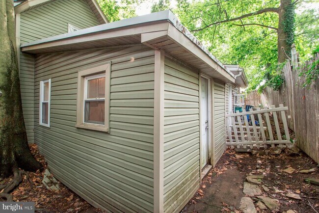 Building Photo - 3412 Upper West End Ave