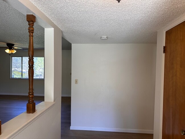 Building Photo - 45559 N Oakview Dr