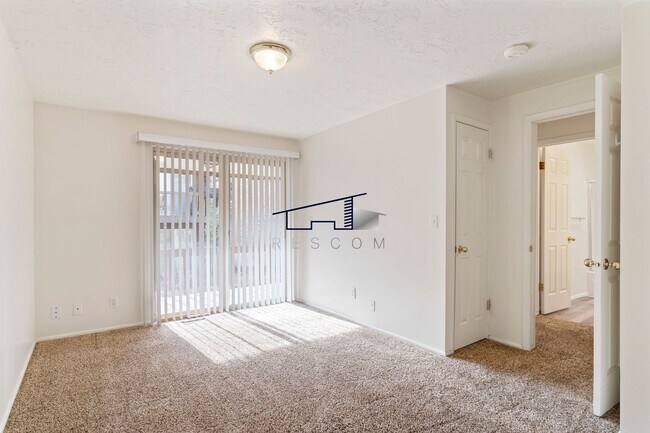 Building Photo - 350 E