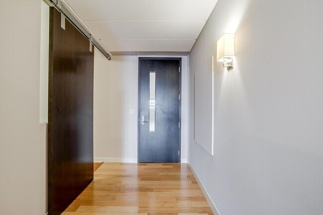 Building Photo - Come Live in Historic Montgomery Plaza- East Tower- 2 bed, 2 bath- 76107