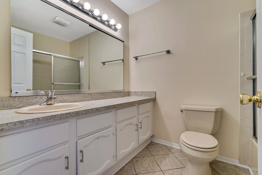 Second Full Bath - 2006 Bookbinder Ct