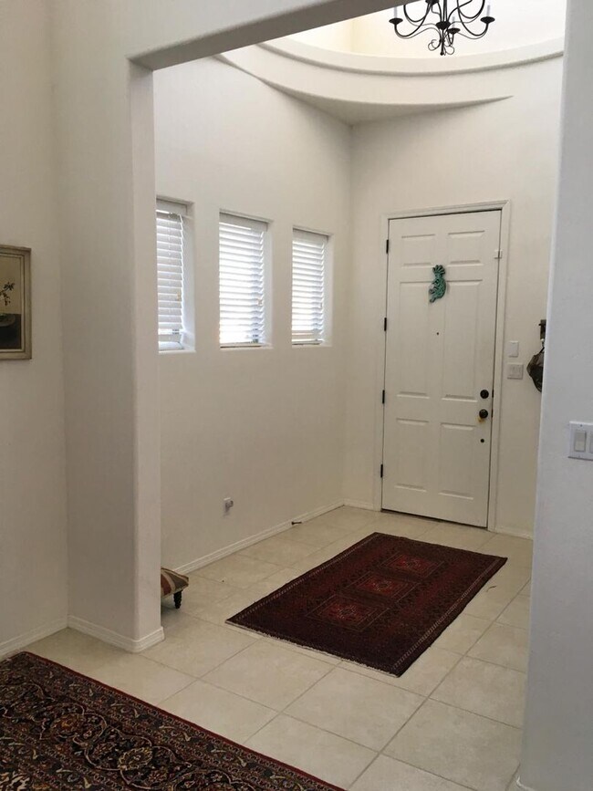 Building Photo - 1124 San Augustin Dr