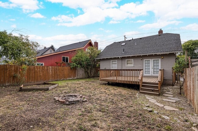 Building Photo - Charming Bungalow with Spacious Loft Suite and Large Backyard