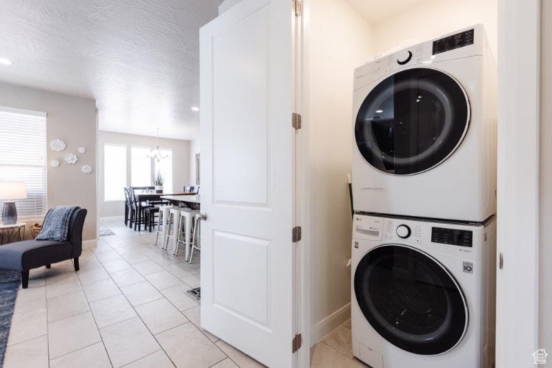 Building Photo - 273 N Puerta Dr