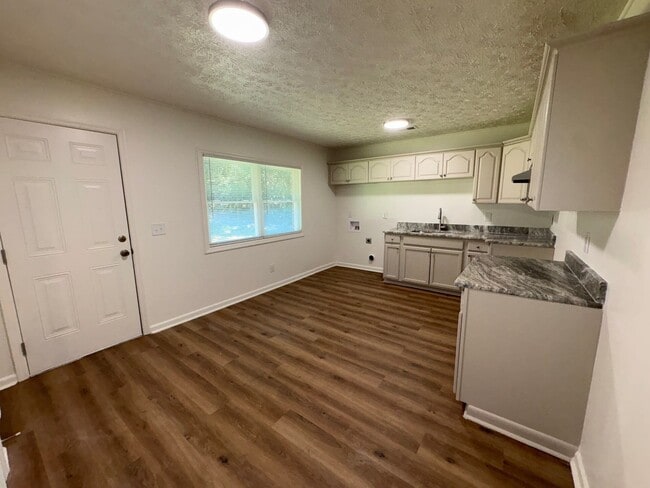 Building Photo - 962 Farwell Dr