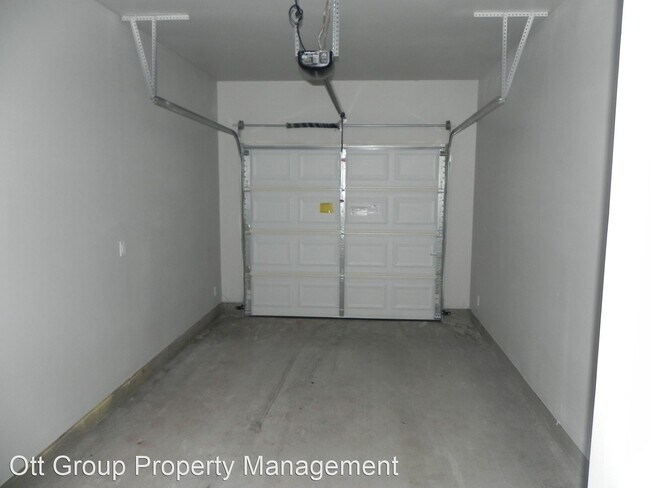 Building Photo - 208 Lowes Blvd