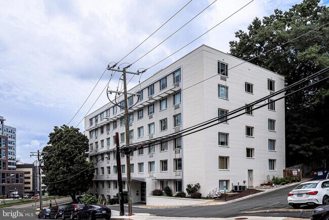 Building Photo - 1730 Arlington Blvd