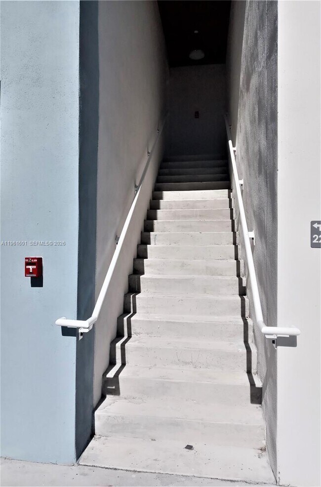 Building Photo - 2555 NE 193rd St