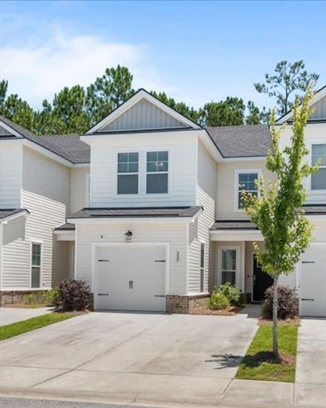 Building Photo - Berkeley Walk Townhome/Pooler